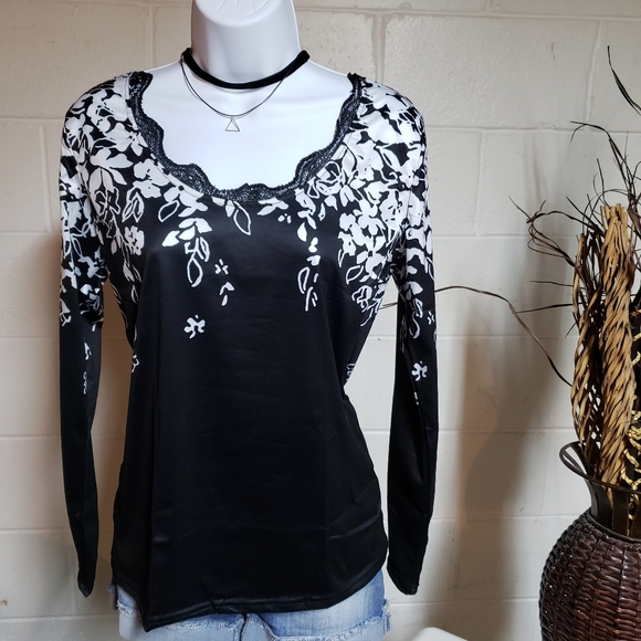 🥳🥳HP!🥳🥳Long Sleeve Top - Picture 2 of 5